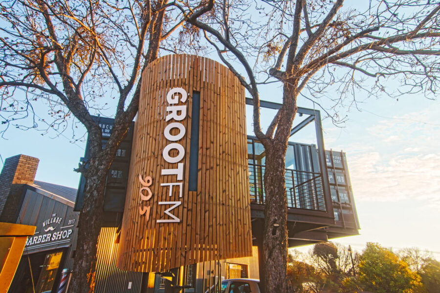 GROOTfm 90.5 GAAN GROOT saam met Atterbury